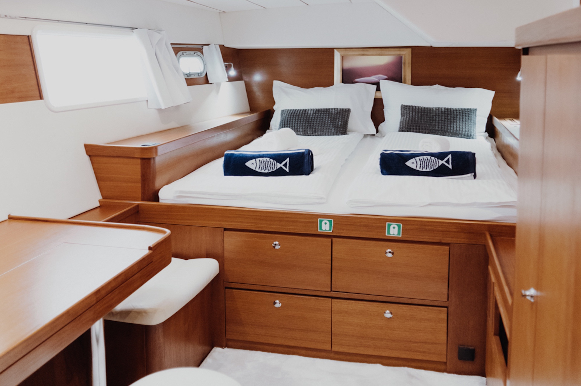 yacht charter catamaran Mala cabin