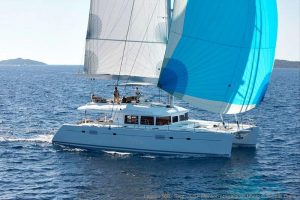 Yacht charter Catamaran Moya
