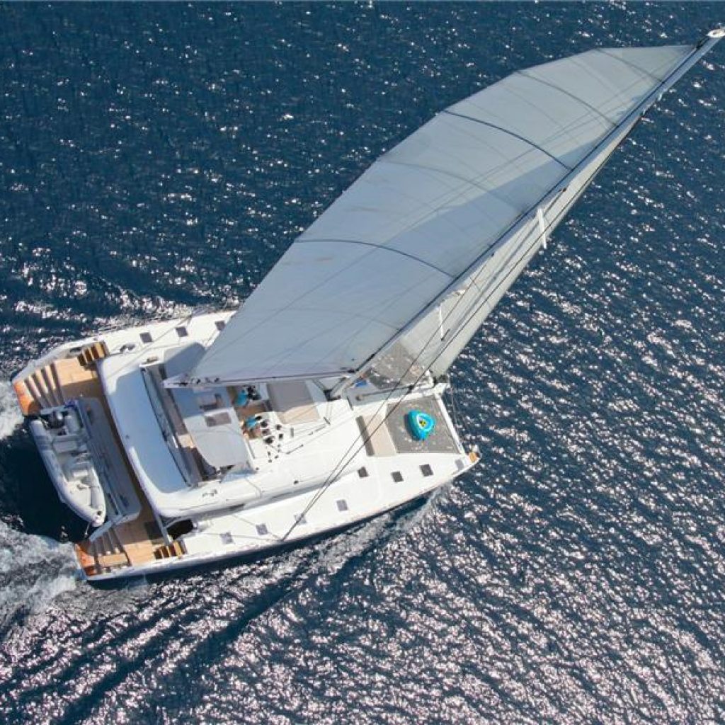 Yacht charter Catamaran Nova