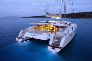 Yacht charter Catamaran Worlds End