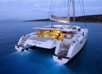 Yacht charter Catamaran Worlds End