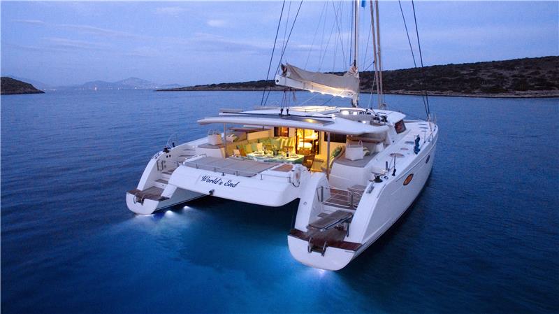 Yacht charter Catamaran Worlds End