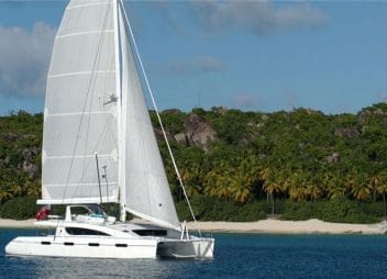 Yacht charter catamaran Zingara