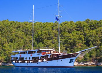 yacht charter Cesarica