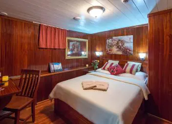 yacht charter Cesarica lower cabin