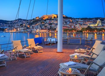 yacht charter Cesarica sundeck