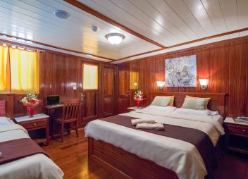 yacht charter Cesarica upper cabin