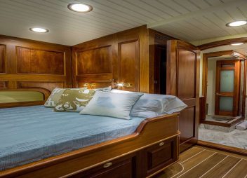 yacht charter Columbia double cabin