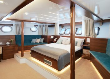 yacht charter Corsario cabin