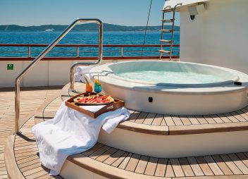 yacht charter Corsario deck jacuzzi