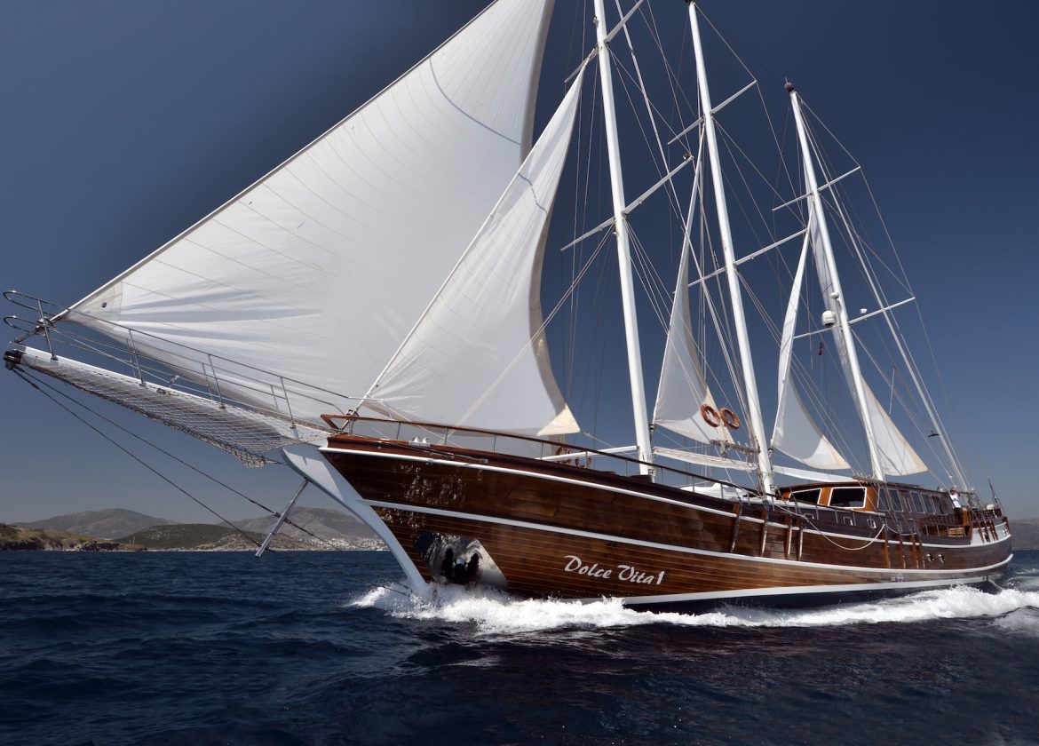 yacht charter Dolce Vita sailing