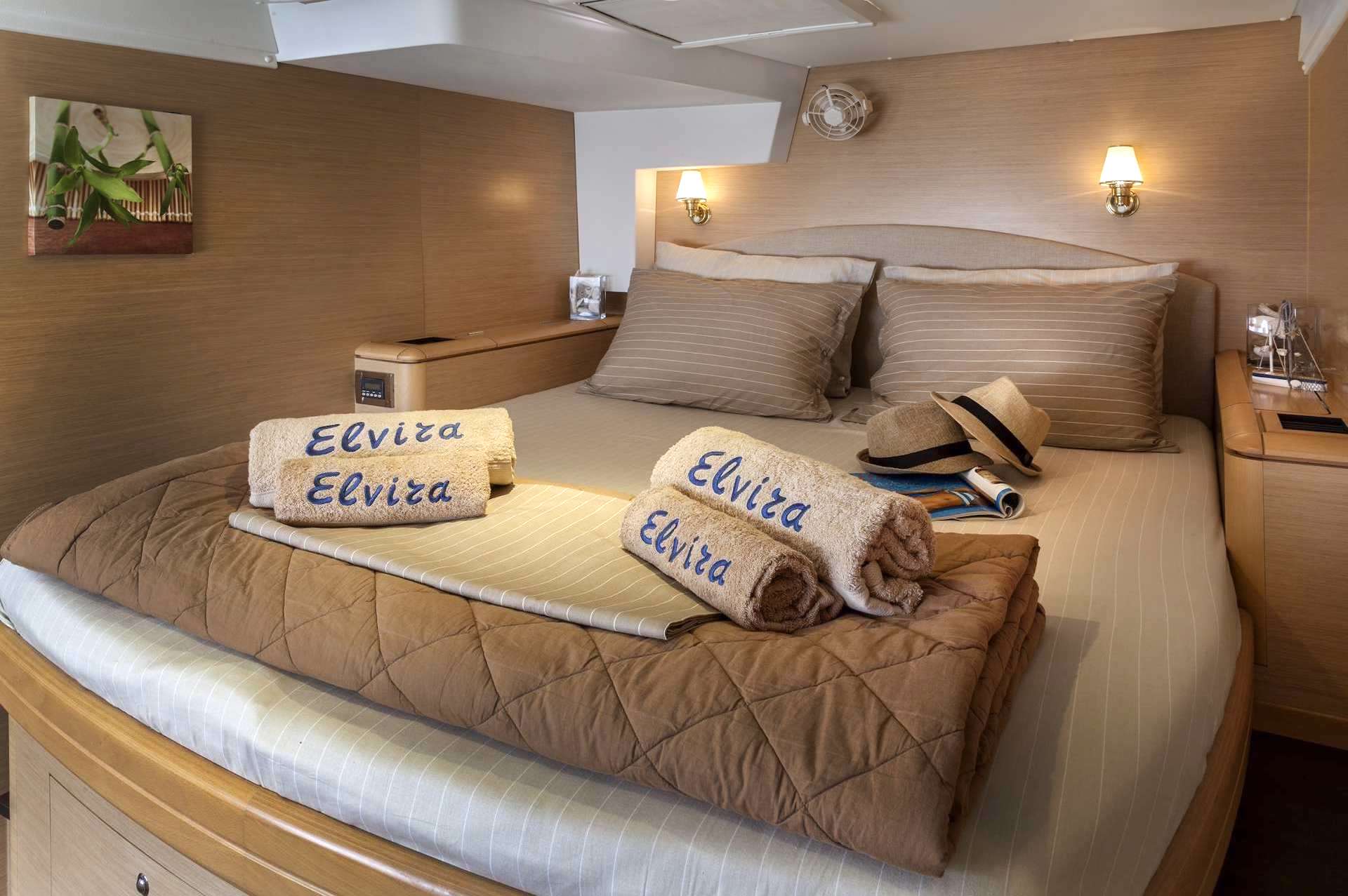 yacht charter Elvira cabin