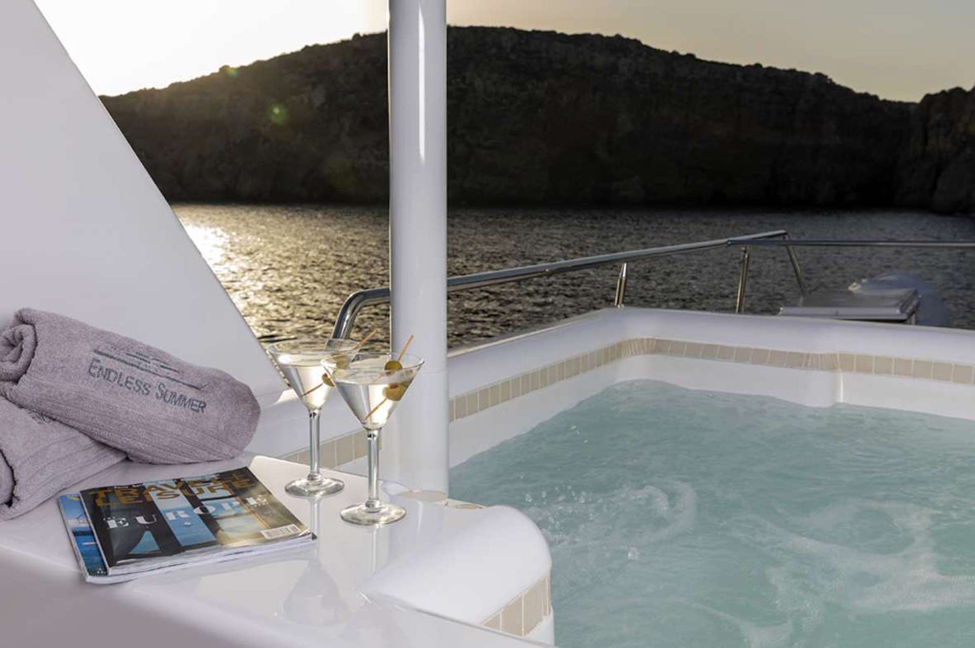 yacht charter Endless Summer jacuzzi