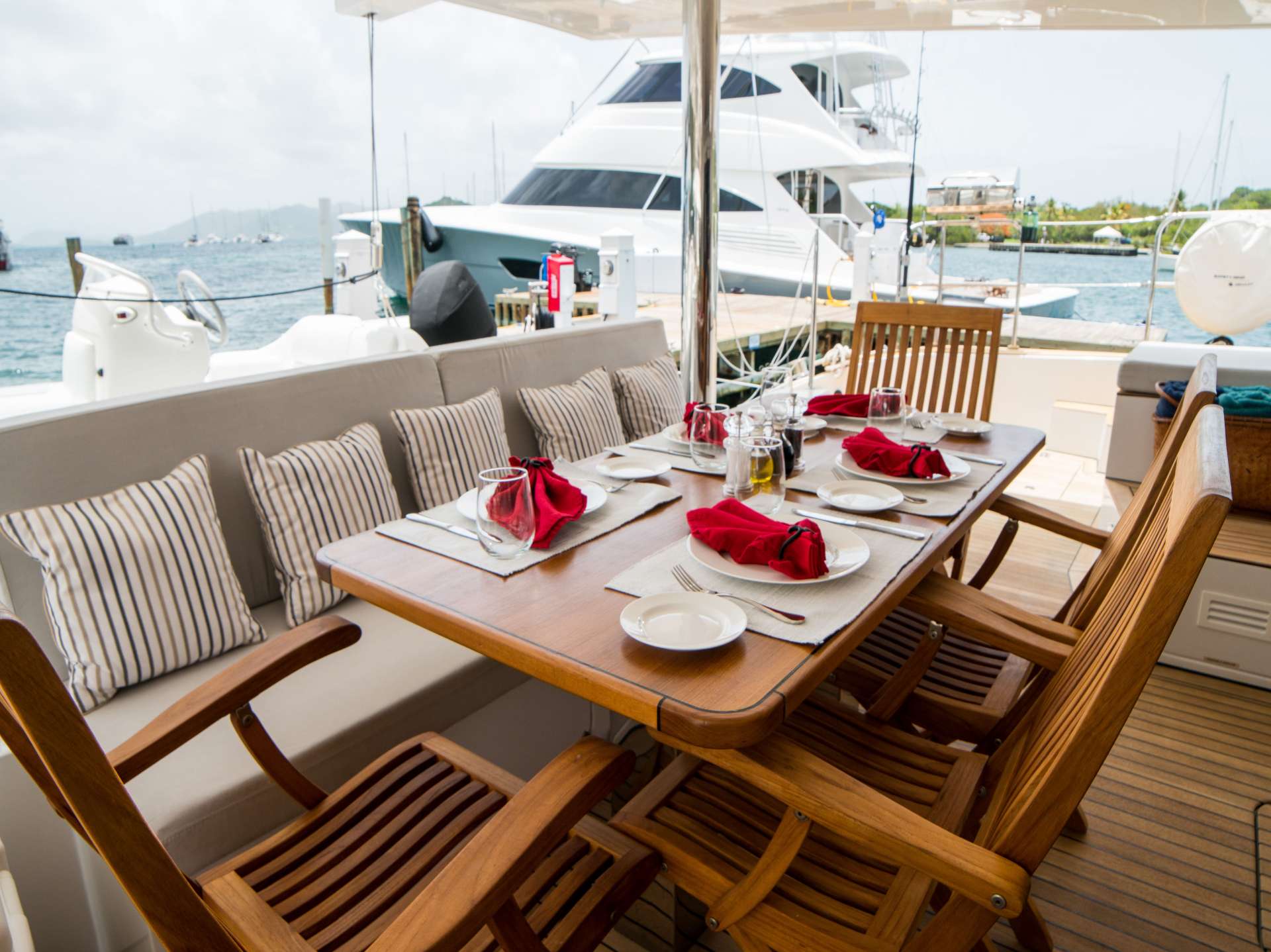 yacht charter Euphoria aft deck