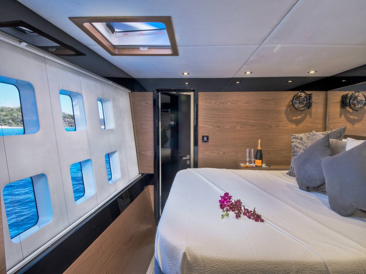 yacht charter Euphoria cabin