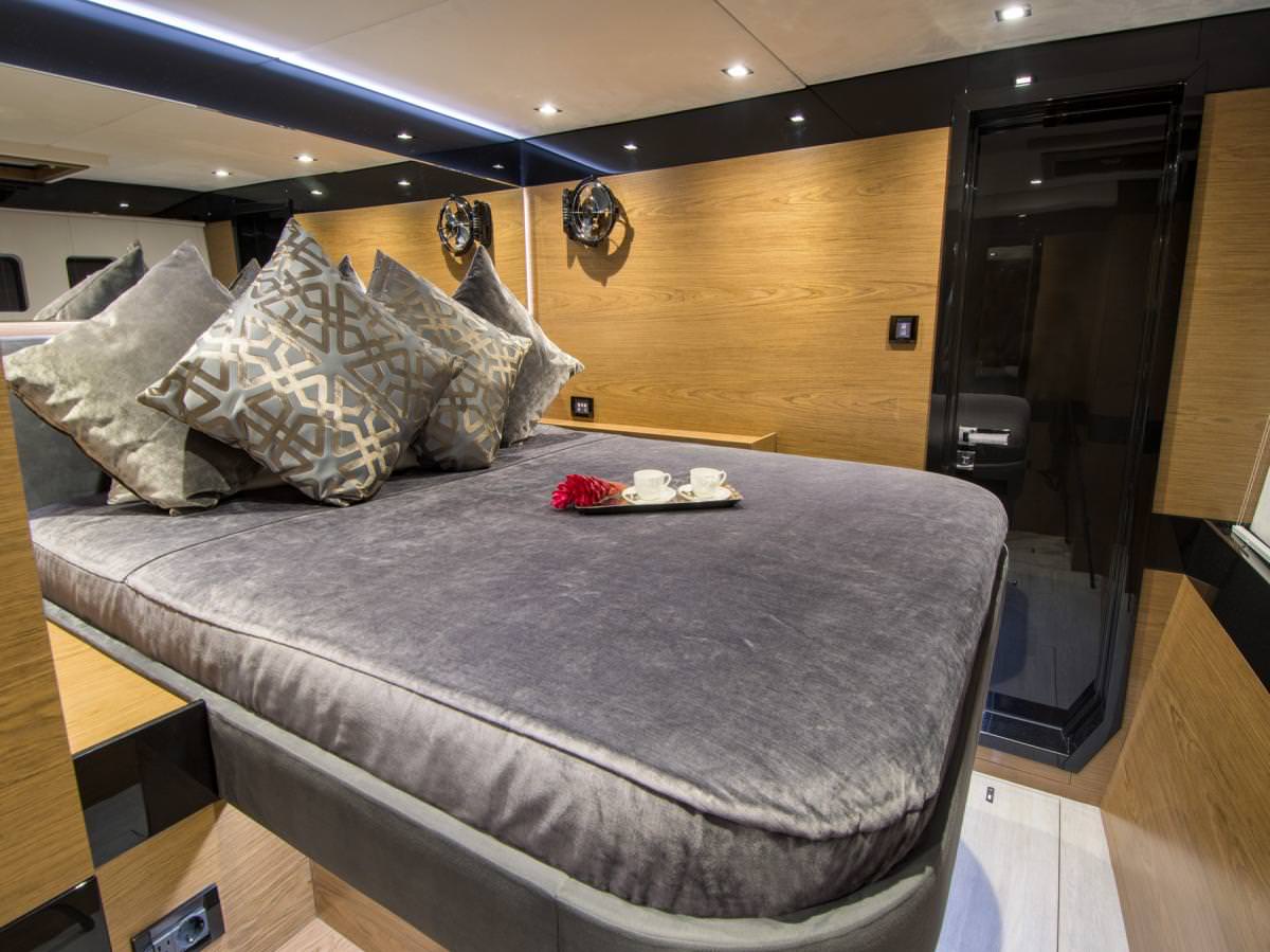 yacht charter Euphoria double cabin