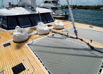 yacht charter Euphoria sun deck
