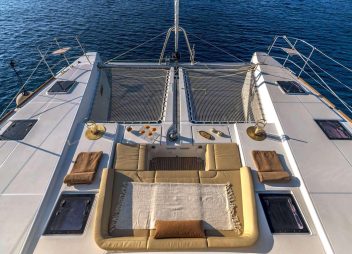yacht charter Flo catamaran sun deck