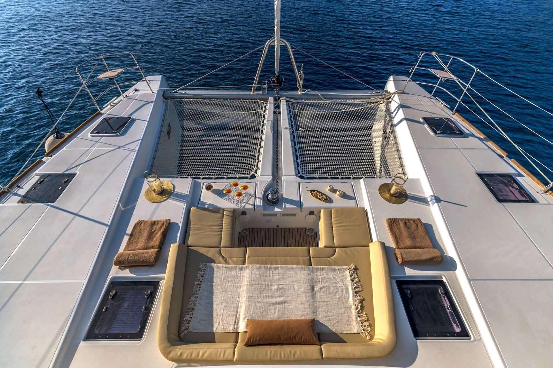 yacht charter Flo catamaran sun deck