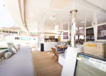 yacht charter Foxy Lady aft deck