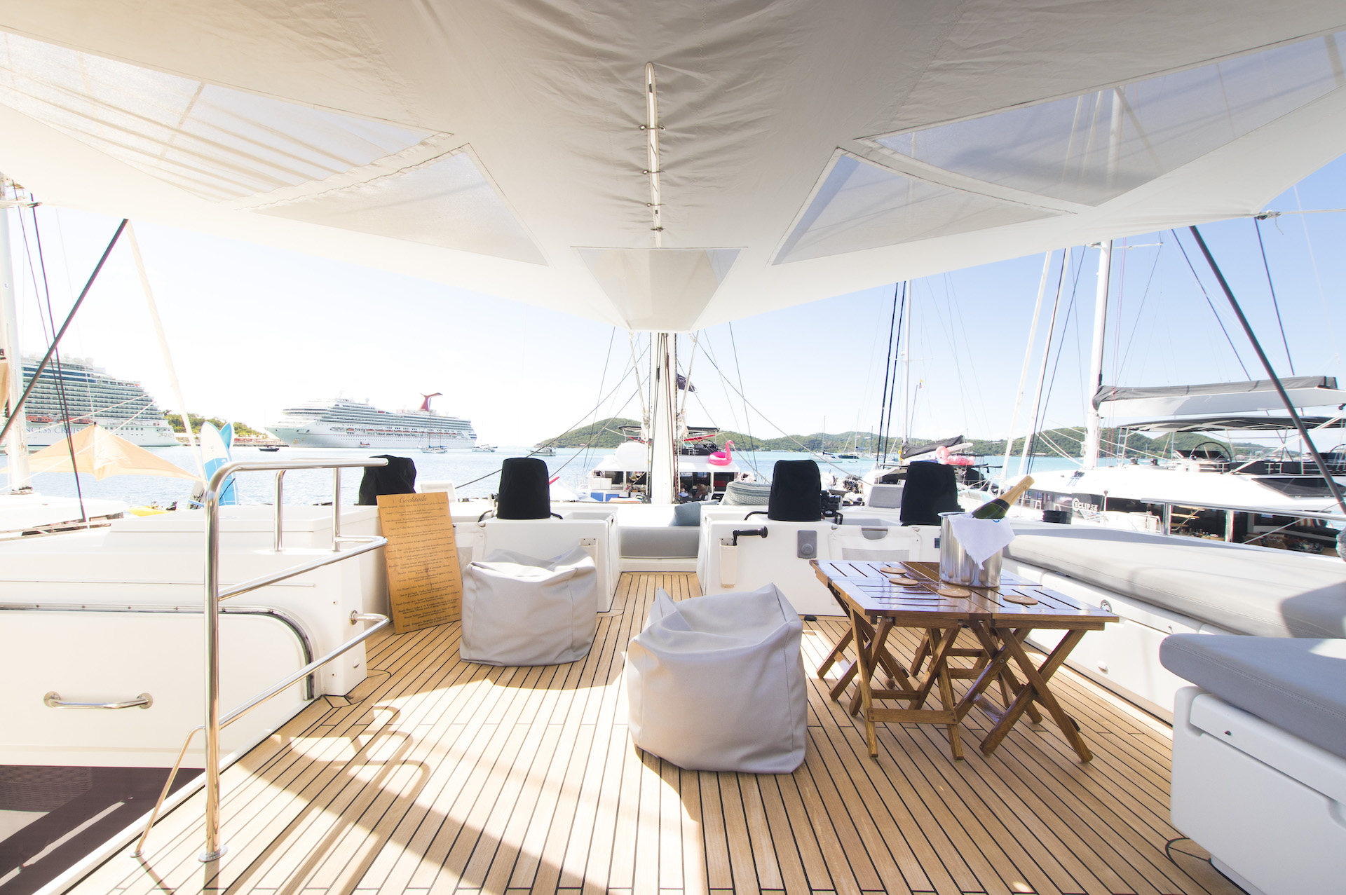 yacht charter Foxy Lady flybridge dining