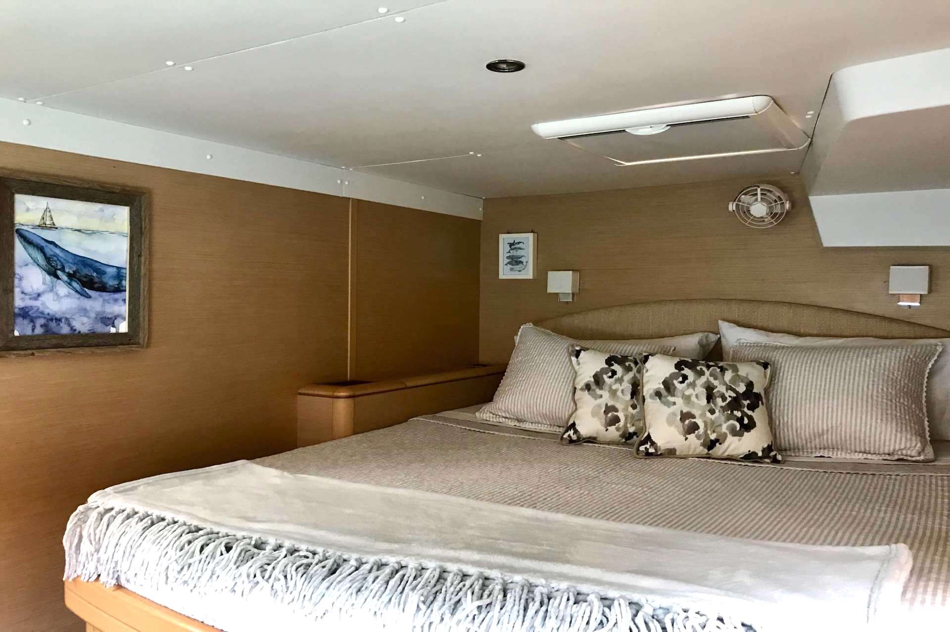 yacht charter Gambit cabin