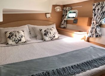 yacht charter Gambit double cabin