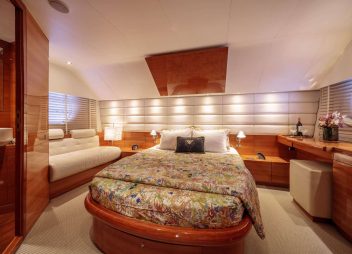 yacht charter George V cabin