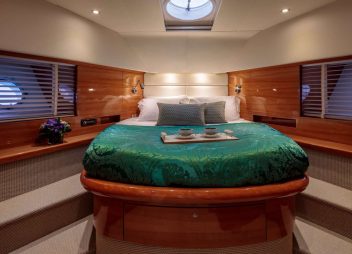 yacht charter George V guest cabin