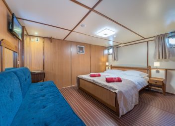 yacht-charter-guest-cabin-barbara