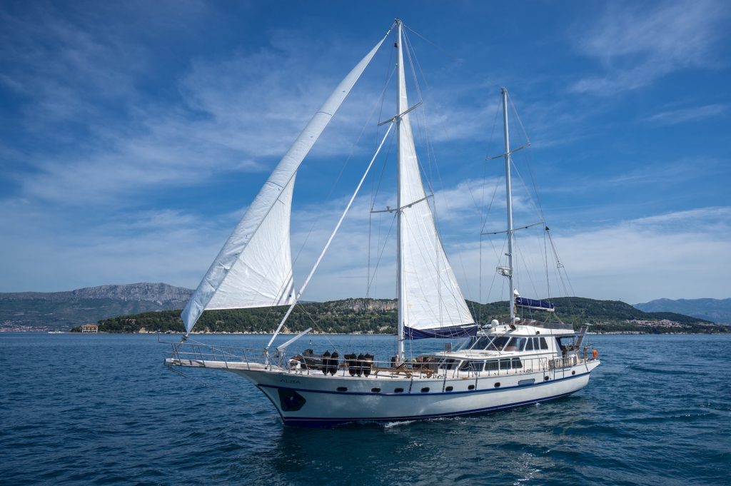 yacht charter gulet Alba