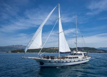 yacht charter gulet Alba