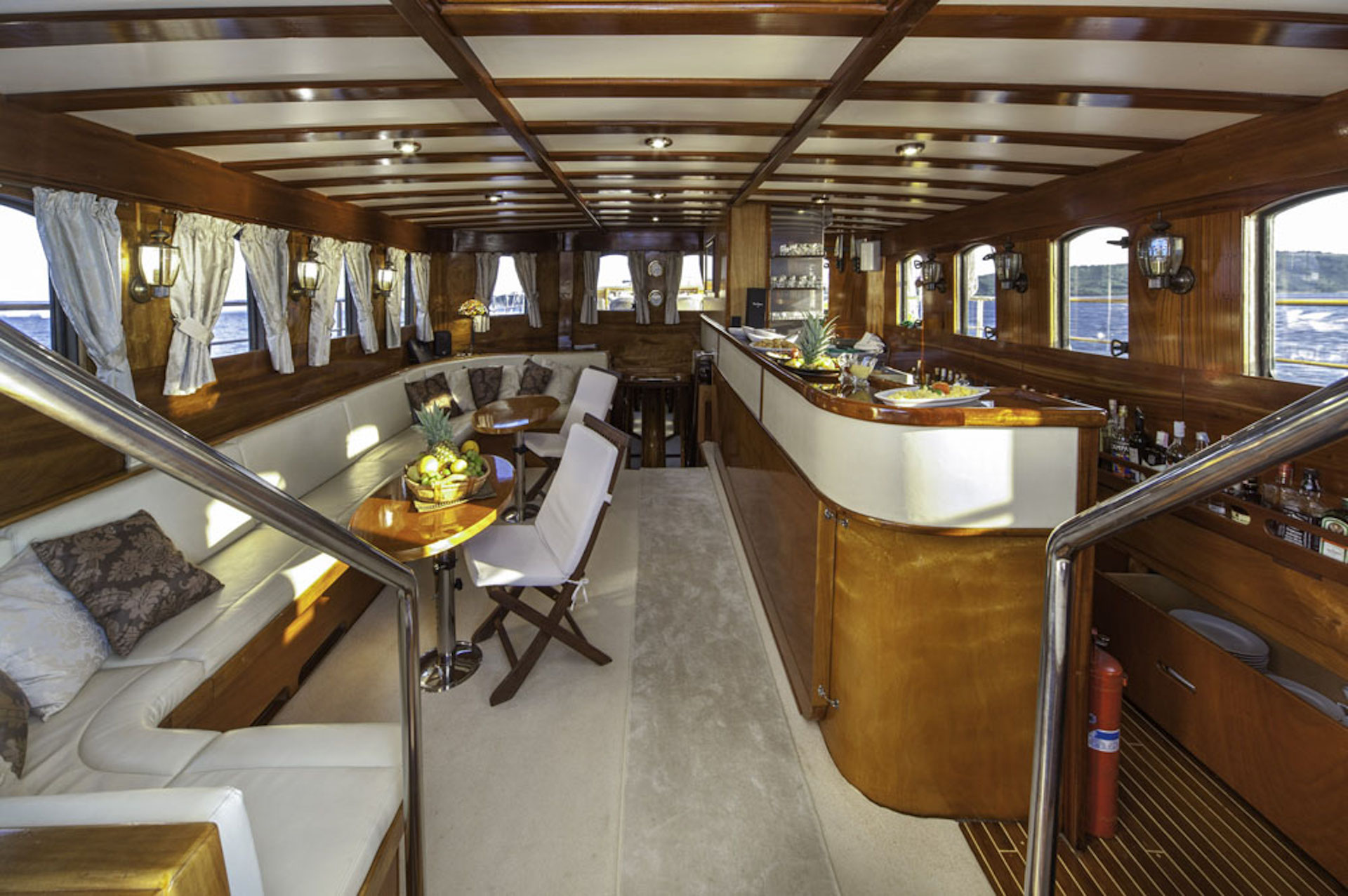 yacht charter gulet Libra saloon