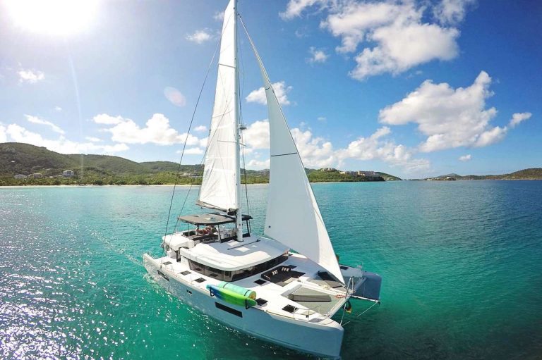 yacht charter Island Hoppin