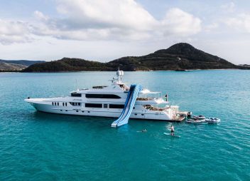 yacht charter Just Enough