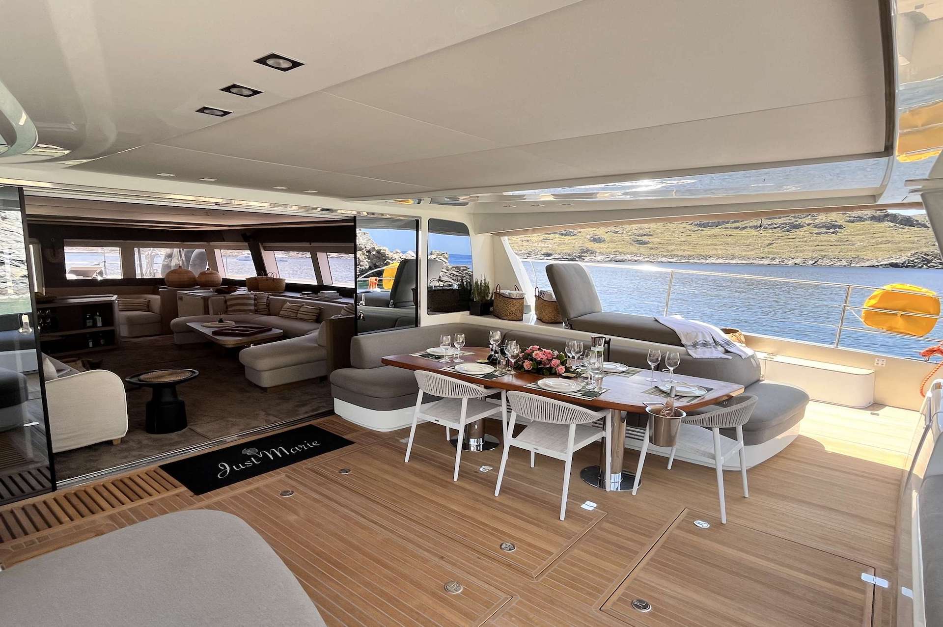 yacht charter Just Marie II aft deck