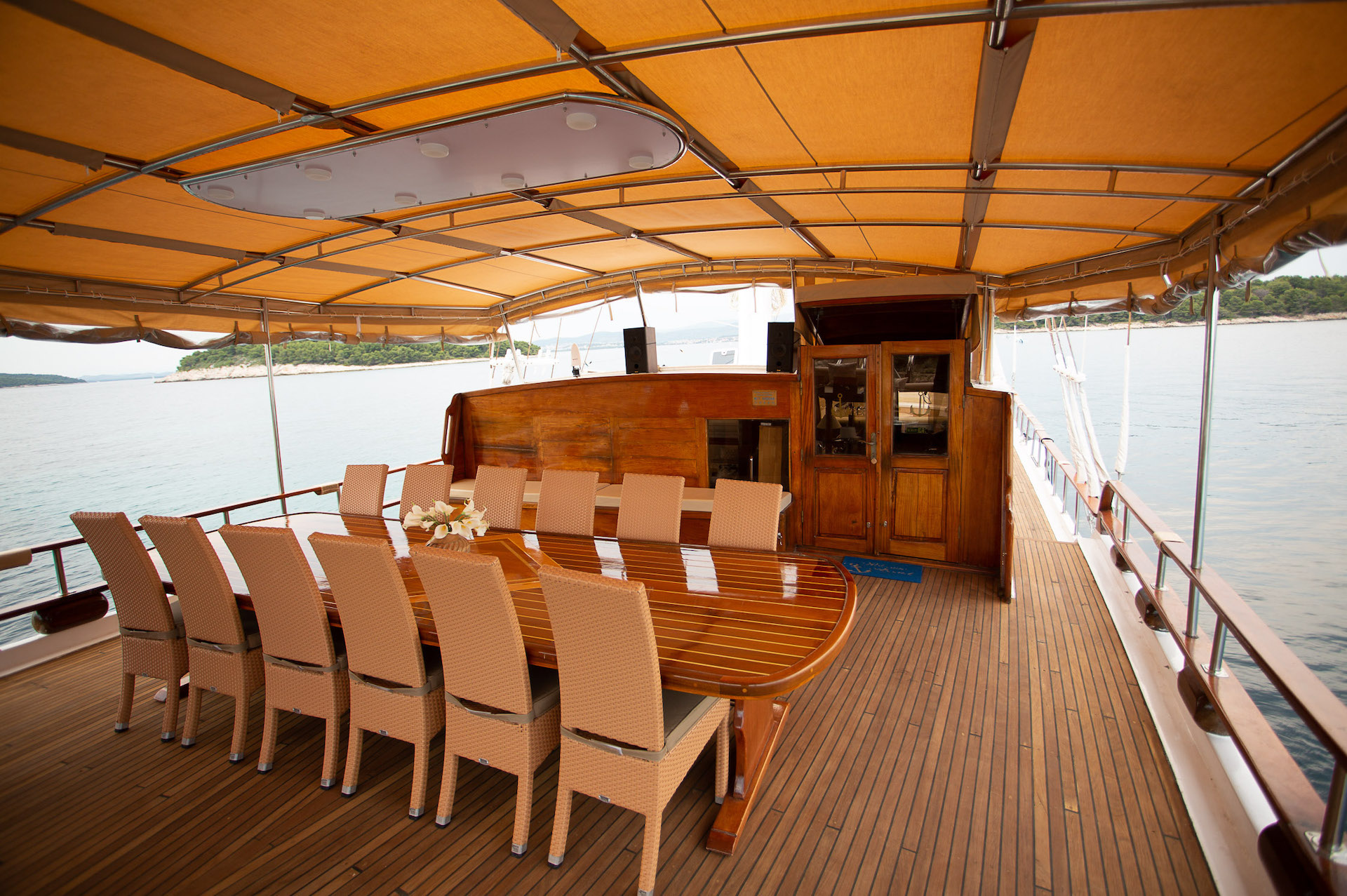 yacht charter Kadena aft