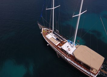 yacht charter Kadena birdview