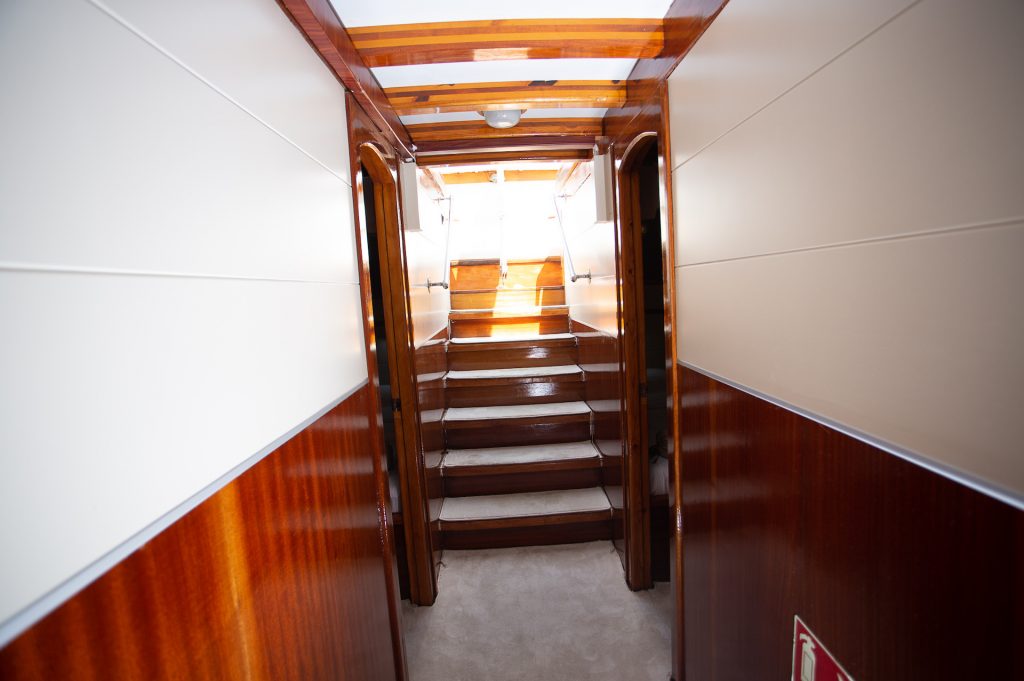 yacht charter Kadena cabin corridor