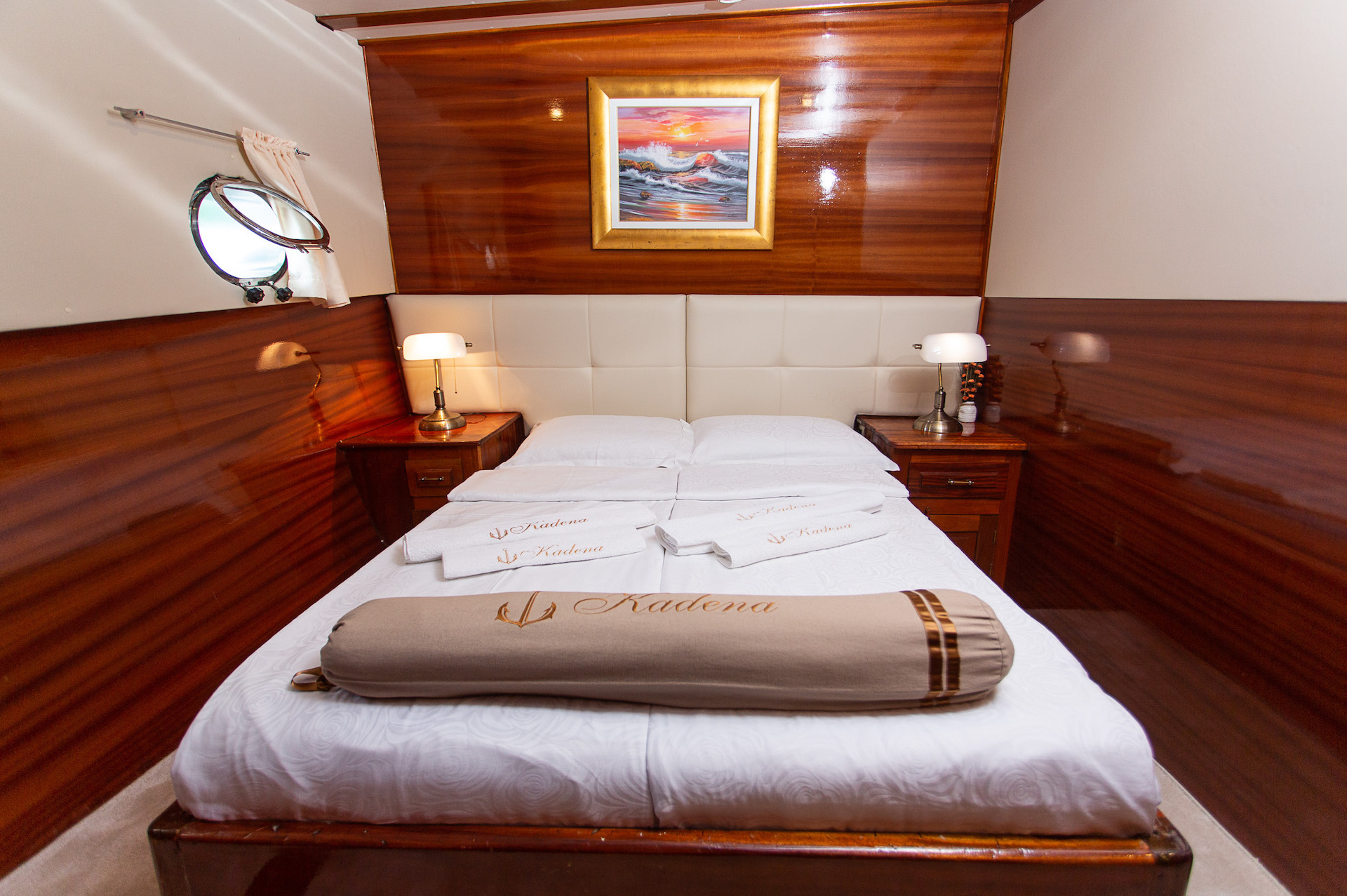yacht charter Kadena double cabin