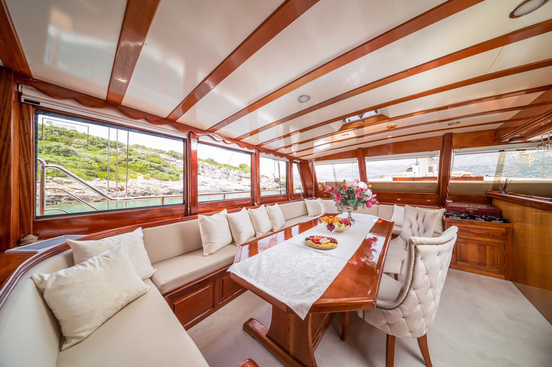 yacht charter Kadena double cabin