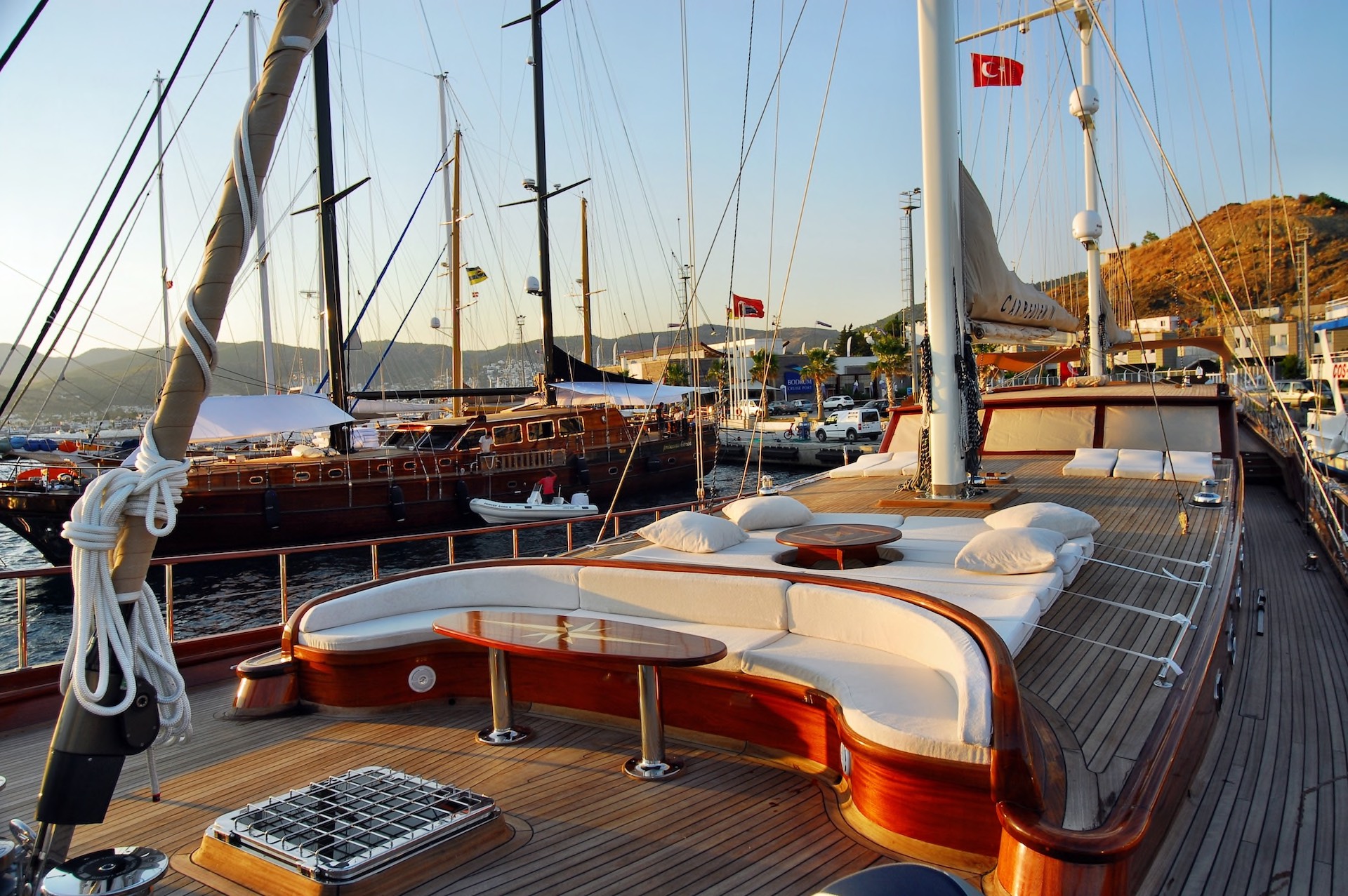 yacht charter La Bella Vita deck