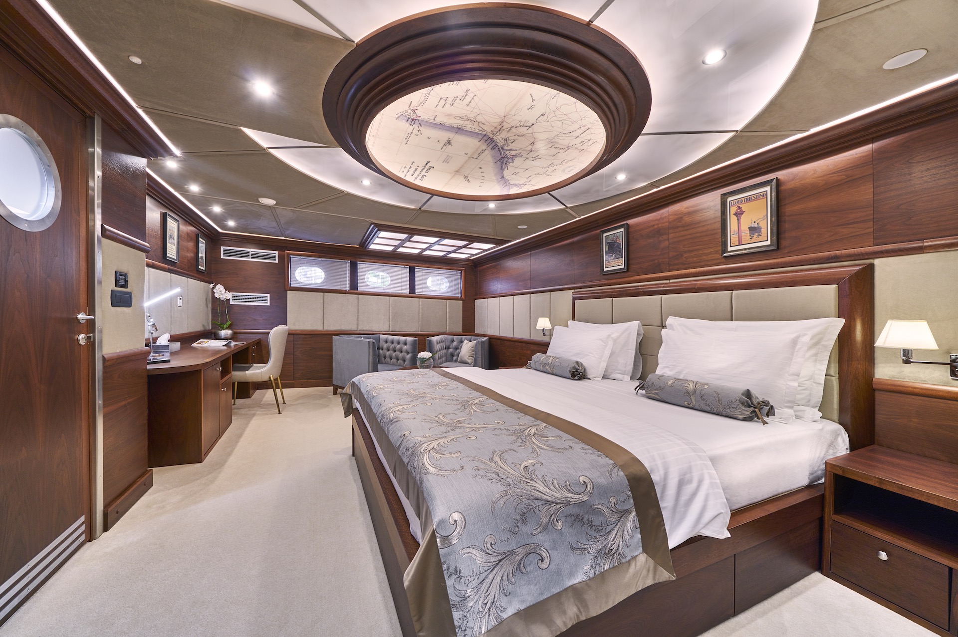 yacht charter Lady Gita stateroom
