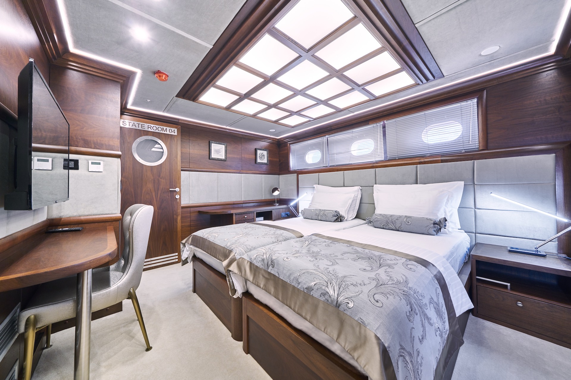 yacht charter Lady Gita twin stateroom