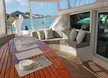 yacht charter Laysan aft deck