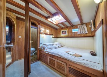 yacht charter Libra double cabin