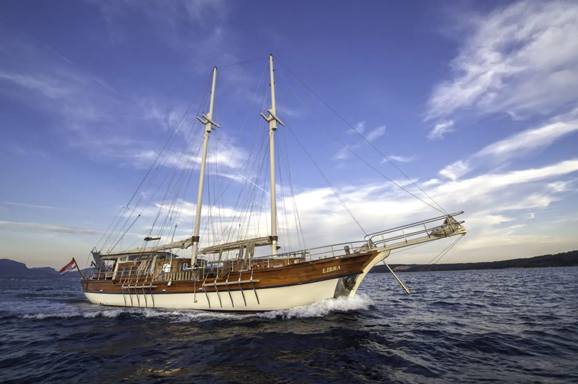 yacht charter Libra