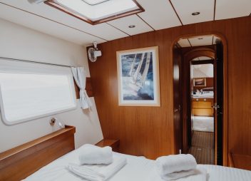 yacht charter Mala cabin