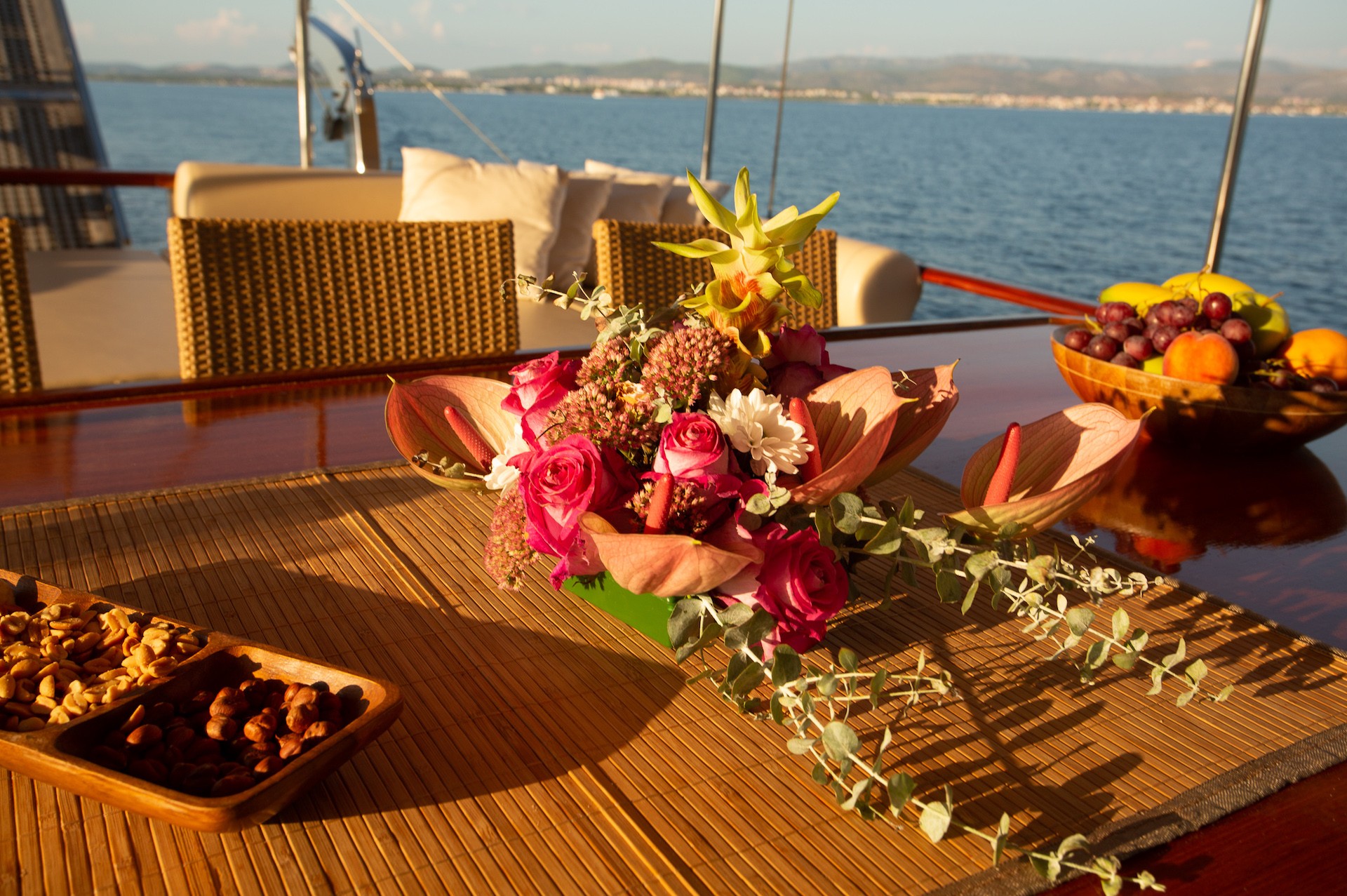 yacht charter Malena aft table