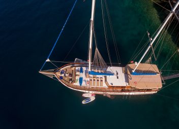 yacht charter Malena birdview